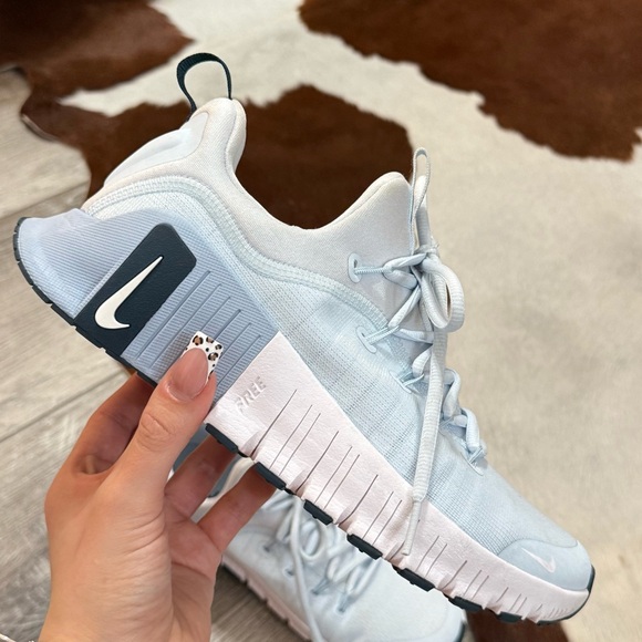 Nike Metcon 6 Women's Light Blue Athletic Shoes - Picture 1 of 8